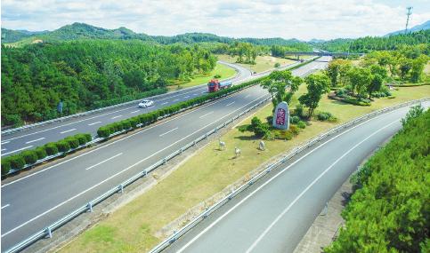 德昌高速公路. 黎健 摄