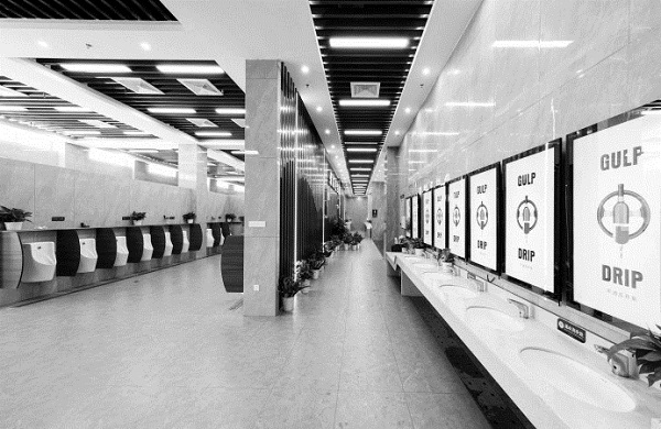 进贤服务区公共卫生间. 江西省交通运输厅 供图